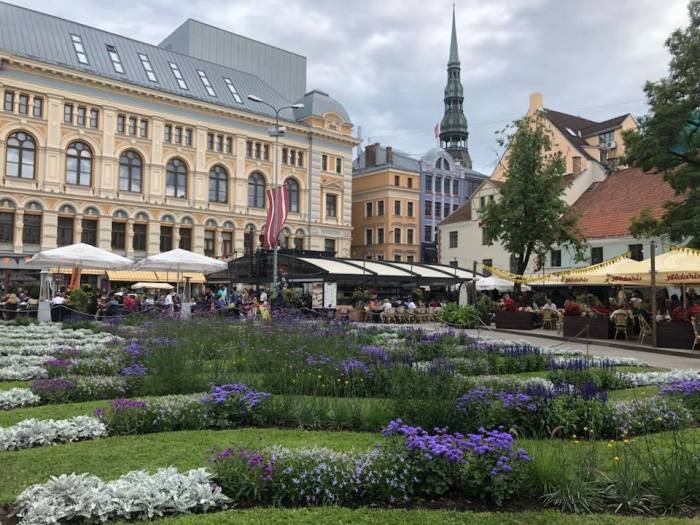 36684860_10155826940512602_2614770549296988160_n