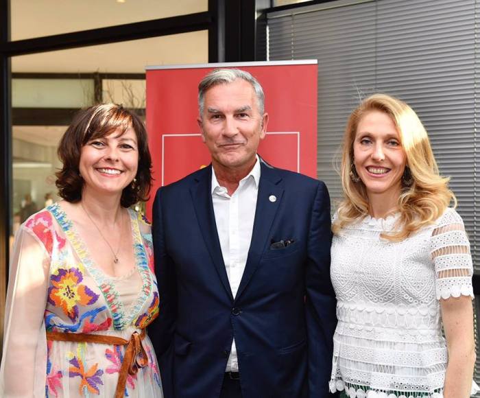 37033854_2182138468503359_4849045453305544704_n