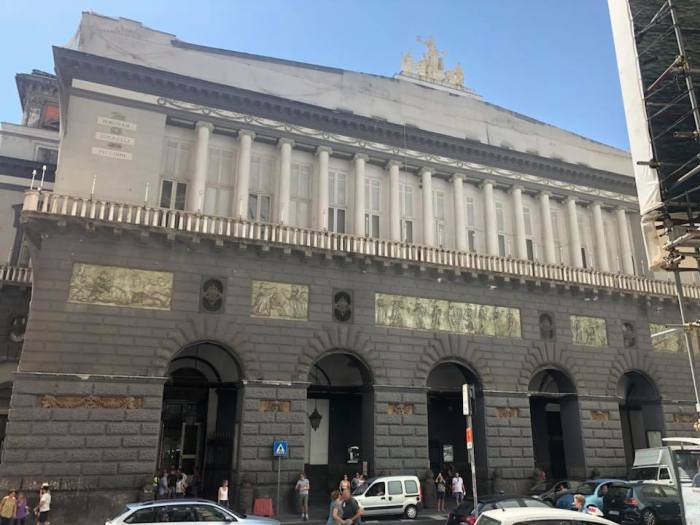 39059219_10155915394107602_5024673684015546368_n