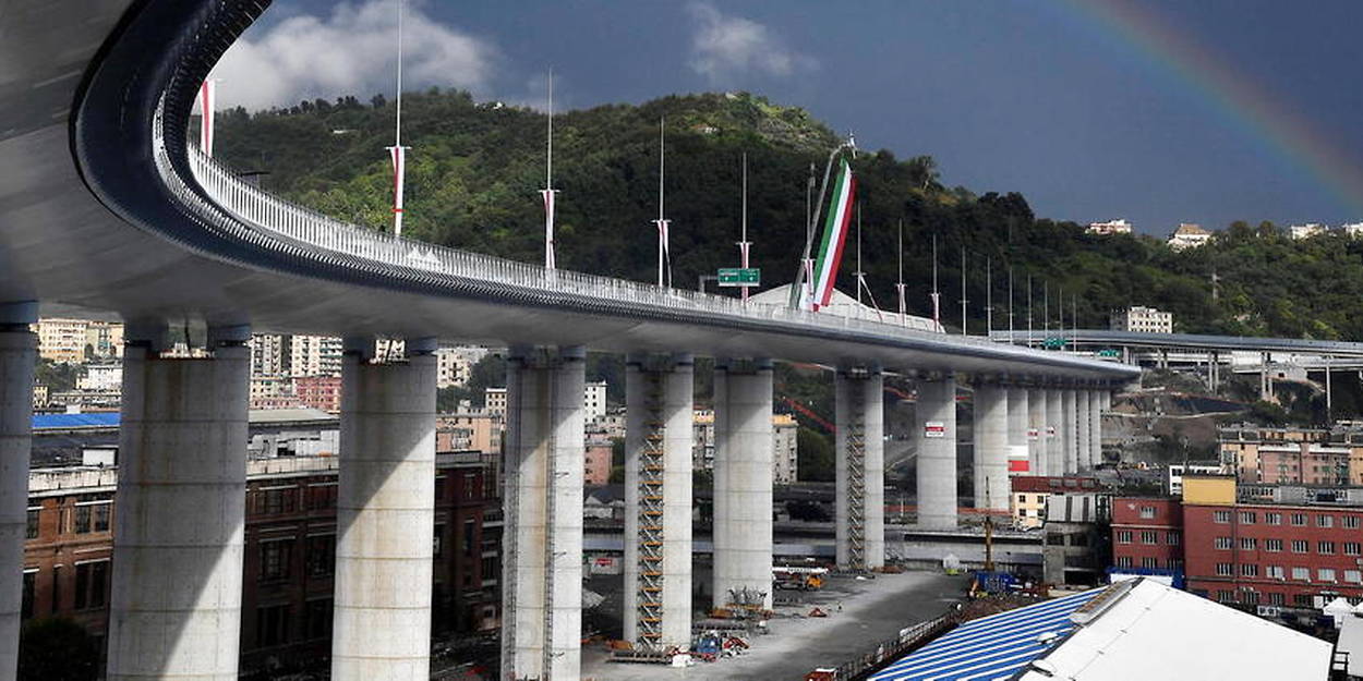 20598997lpw-20599009-article-genes-pont-ceremonie-jpg_7265258_1250x625